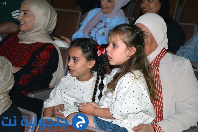 عرض مسرحية ثوب ستي بتنظيم أكاديمية دوزان بالمركز الجماهيري في جلجولية